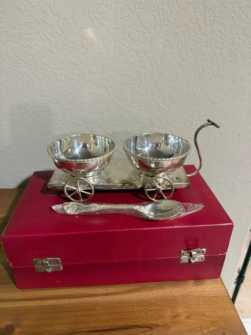 Rogers Condiment Wagon w Spoon
