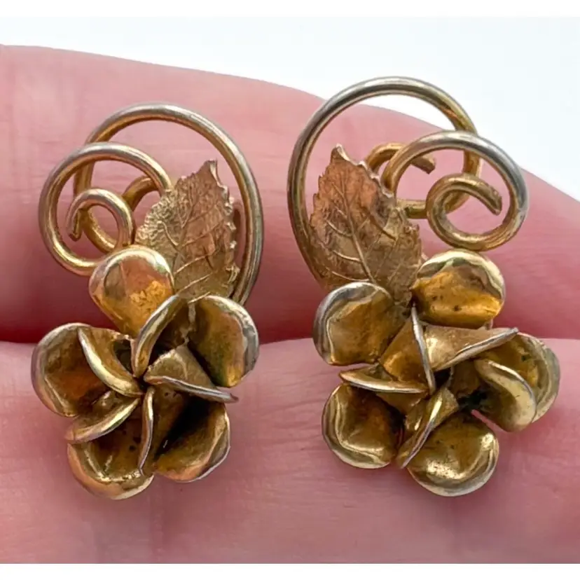 Vintage Golden Rose Screw Back Earrings Clamp On Floral Ren Faire Cottagecore