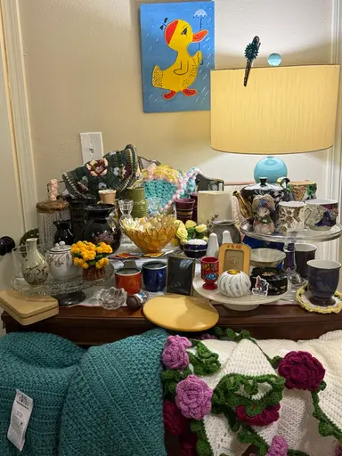 🌸Clear The Dresser! 🪆