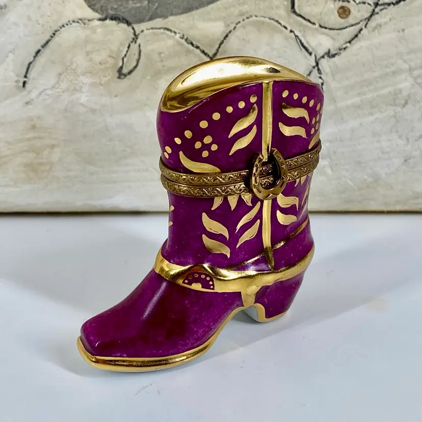 LIMOGES Western COWGIRL BOOT Trinket Box/Pill Case VTG Hand Painted Texas COWBOY