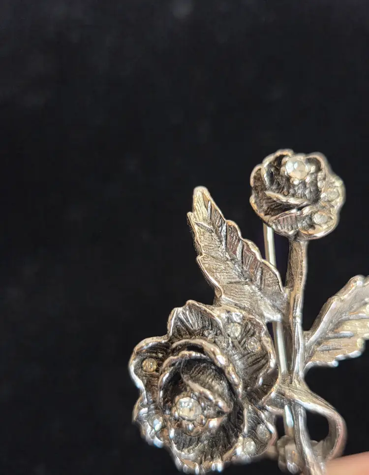 Vintage 1960's Goldette Silver Toned Rose Brooch with Rhinestones