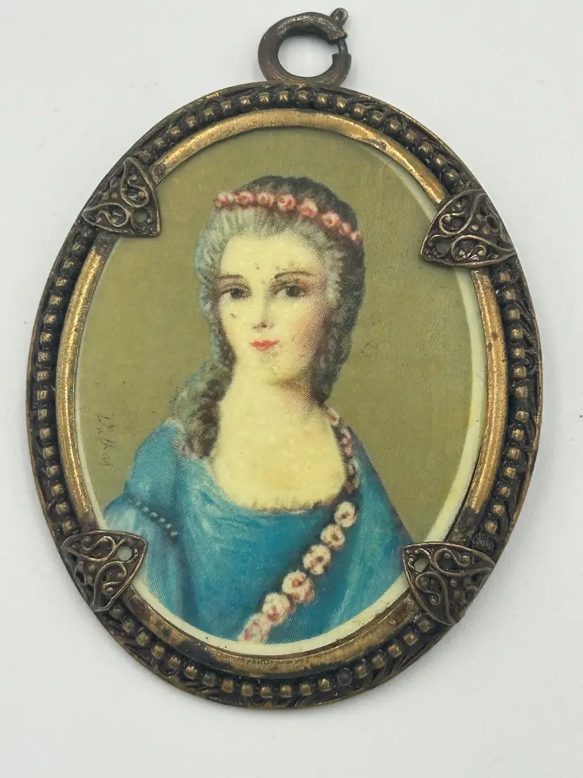Antique Victorian Celluloid Cameo Pendant Brooch