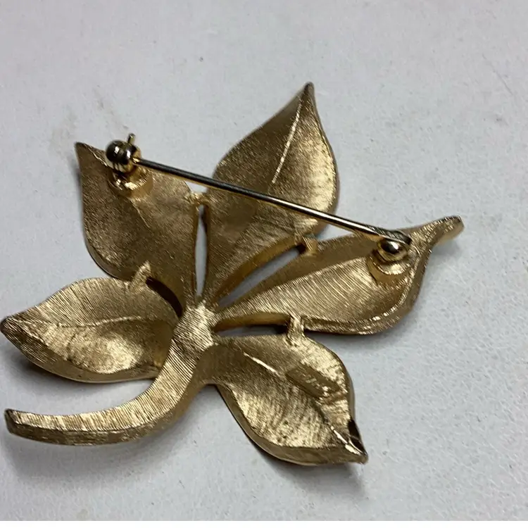 Trifari Goldtone Signed Brooch