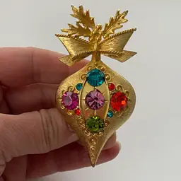 Stunning DODDS gold tone Christmas ornament brooch with/ large rhinestones and bow - Signed, excellent condition