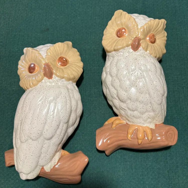 Vintage 1975 Chalkware Owl Wall Plaques Pair Glazed Hanging Decor 11"