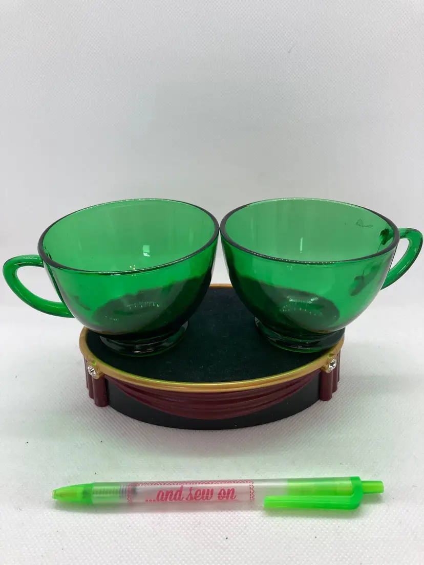 Vintage 1957-1965 Anchor Hocking 
Forest Green 
Punch Bowl Cups