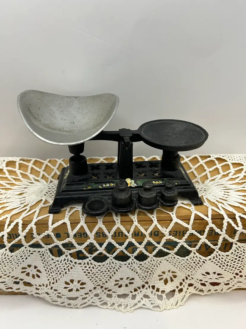 Egg Scale.  Missing One Weight