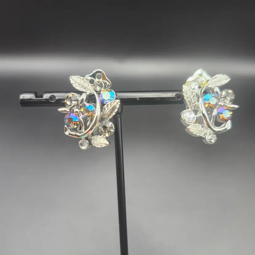 Vintage  Lisner  Clip-On Earrings