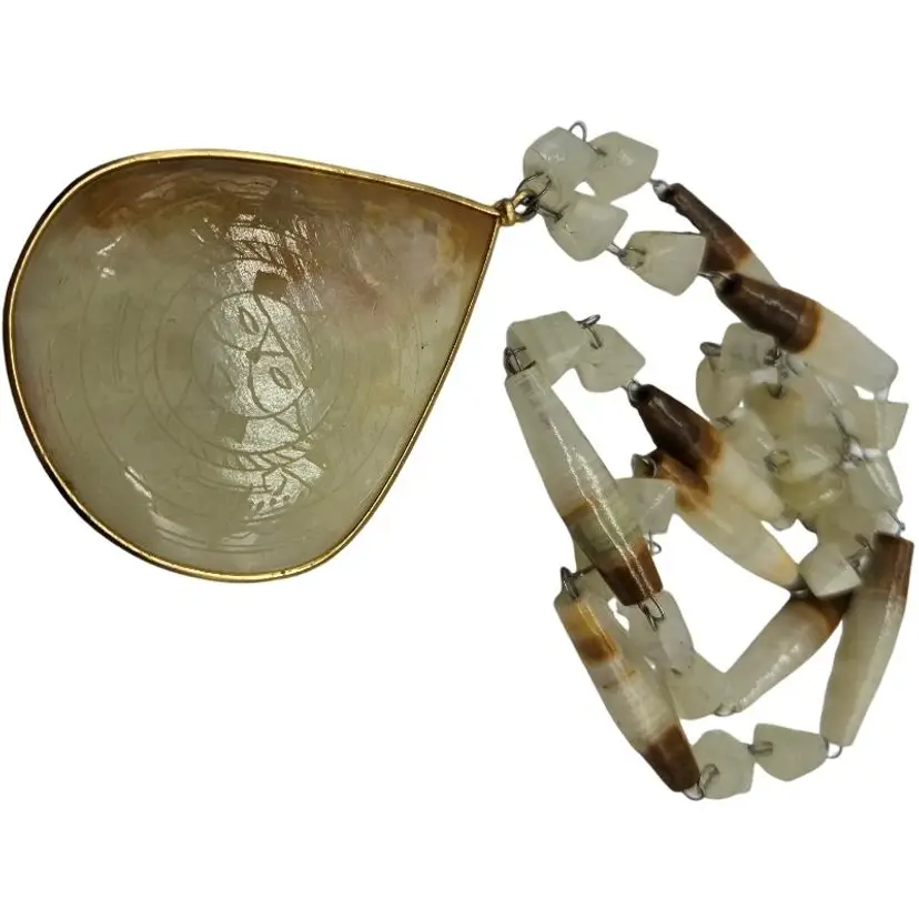 Elegant Vintage Alabaster Pendant Necklace