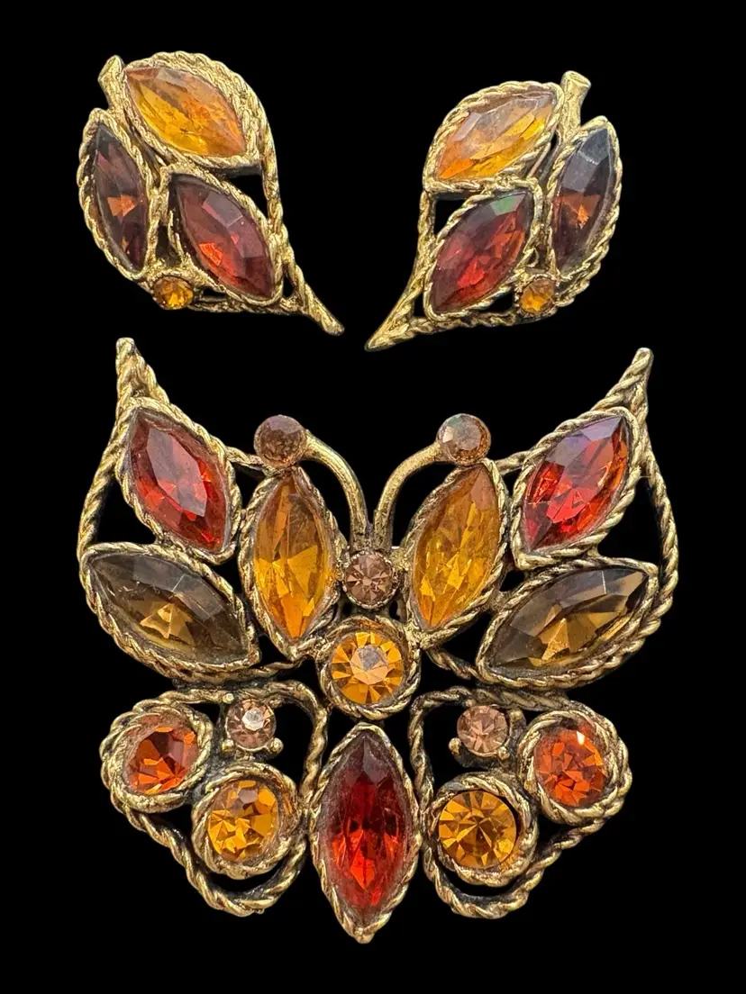 #01 130. Vintage Amber/Root Beer Faceted Glass Butterfly Brooch And Clip Earring Set