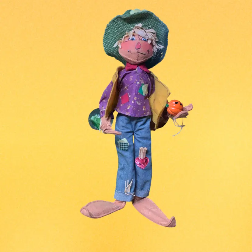 15. ANNALEE 2016 14  FALL SCARECROW
