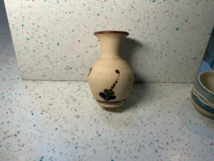 #01 Tonala pottery vase