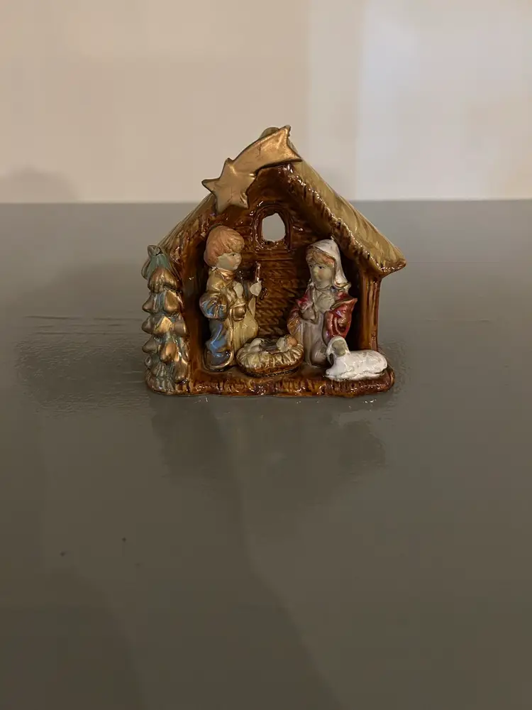 Vintage Nativity Scene Beautiful Colors. 5 X 5 Inches