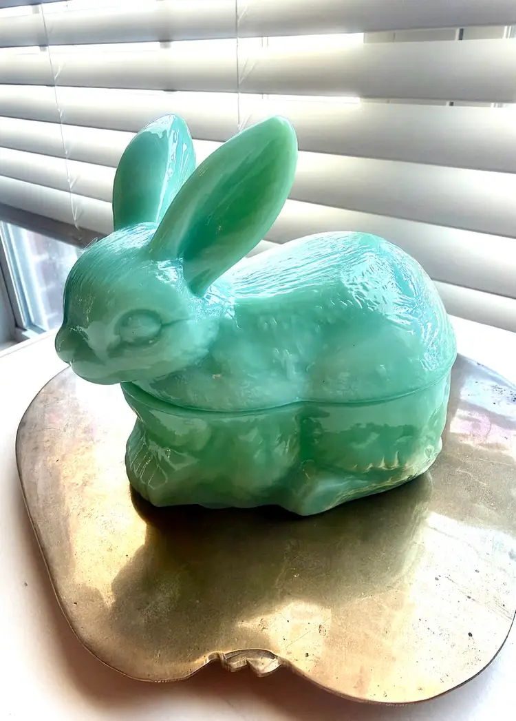 Darling! Vintage Jadeite Bunny Lidded Candy/Trinket Dish