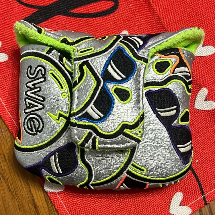 Swag Golf Shell Shock Stacked Skulls 2.0 Boss Mallet Putter Headcover