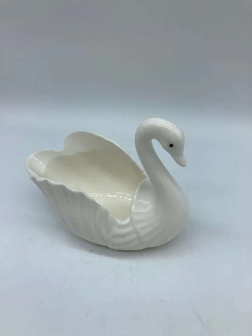Vintage Elegant Collectible Porcelain Swan Figurine Trinket Jewelry Dish