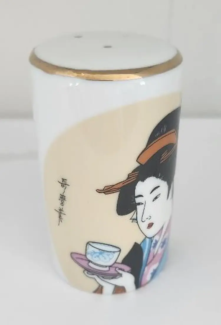 #04 - Japanese "Geisha" Salt and Pepper Shakers