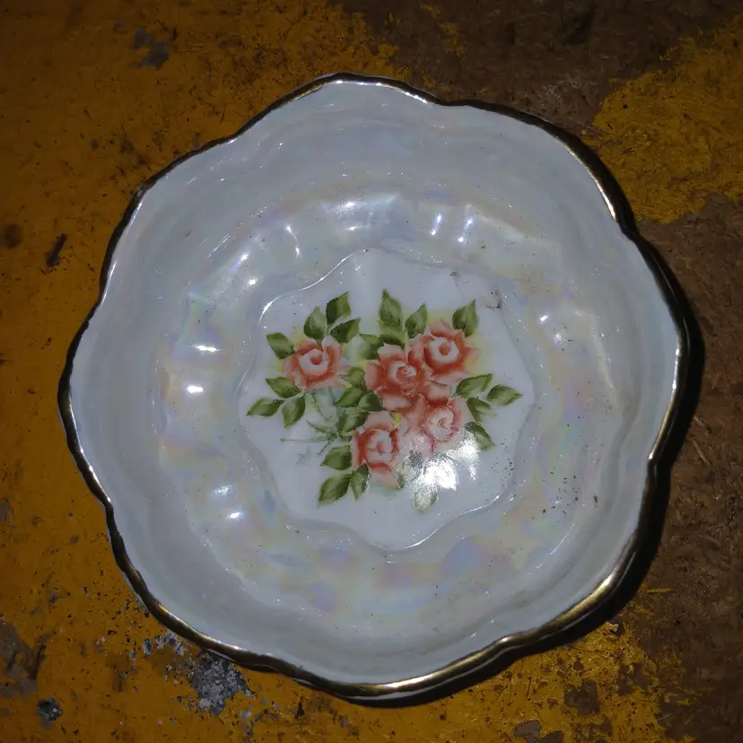 Vintage scalloped Dish