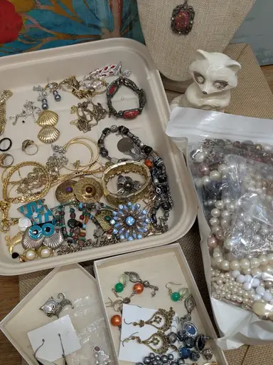 Let’s Hit 5k 🎉 Auction Unbagging & New Finds