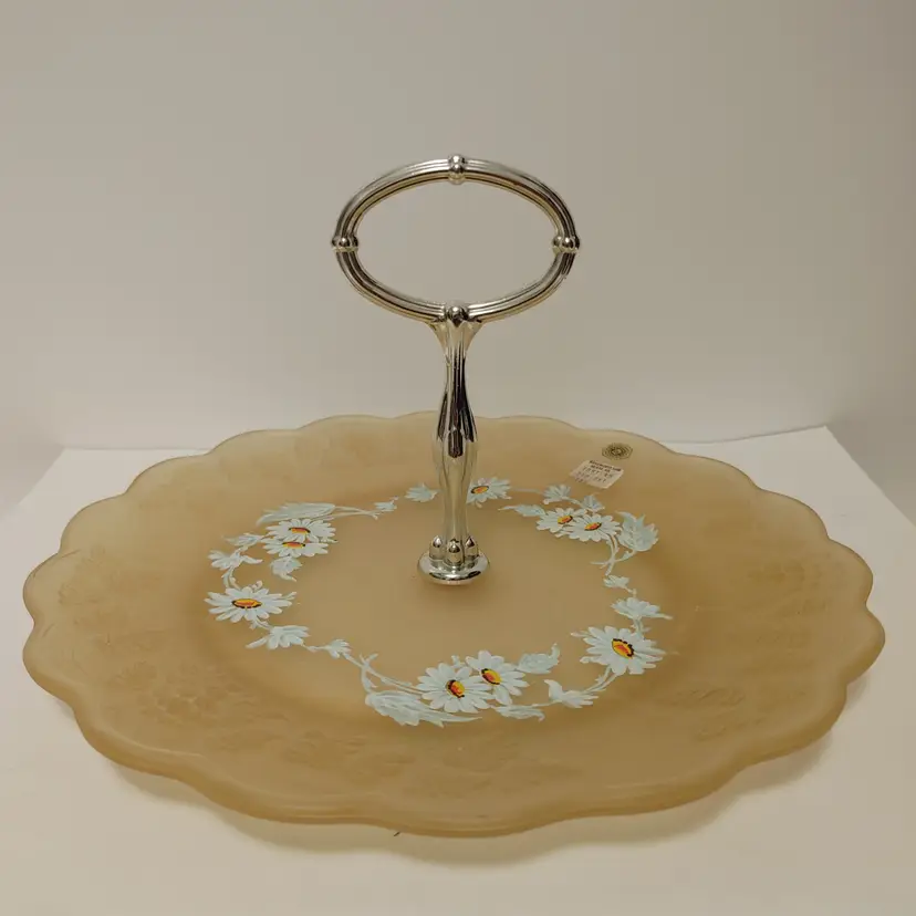 Vintage Westmoreland yellow daisy frosted glass- tidbit tray with handle. Has original sticker from Westmoreland. No condition issues.