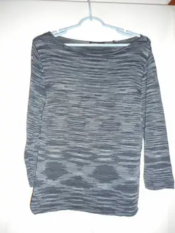 Valerie Stevens lightweight knit top Size M Black / Grey