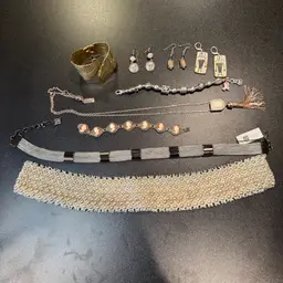 (Lot 9) Necklaces, Earrings, Bracelets Vintage, Modern