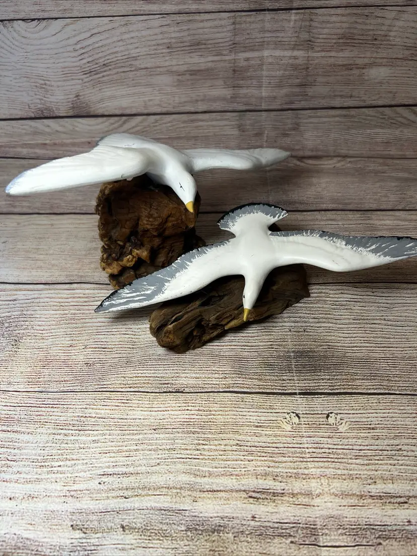 Pair Burl Driftwood Chalkware Seagulls Sculpture Nautical Beach Decor 11x6 10x3”
