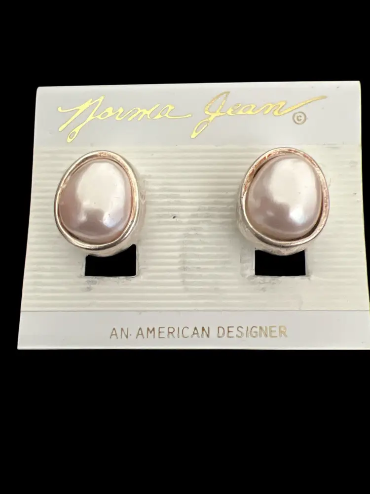 Vintage Norma Jean Champagne Faux Pearl Matte Silver Tone Clip-on Earrings #ofc-2