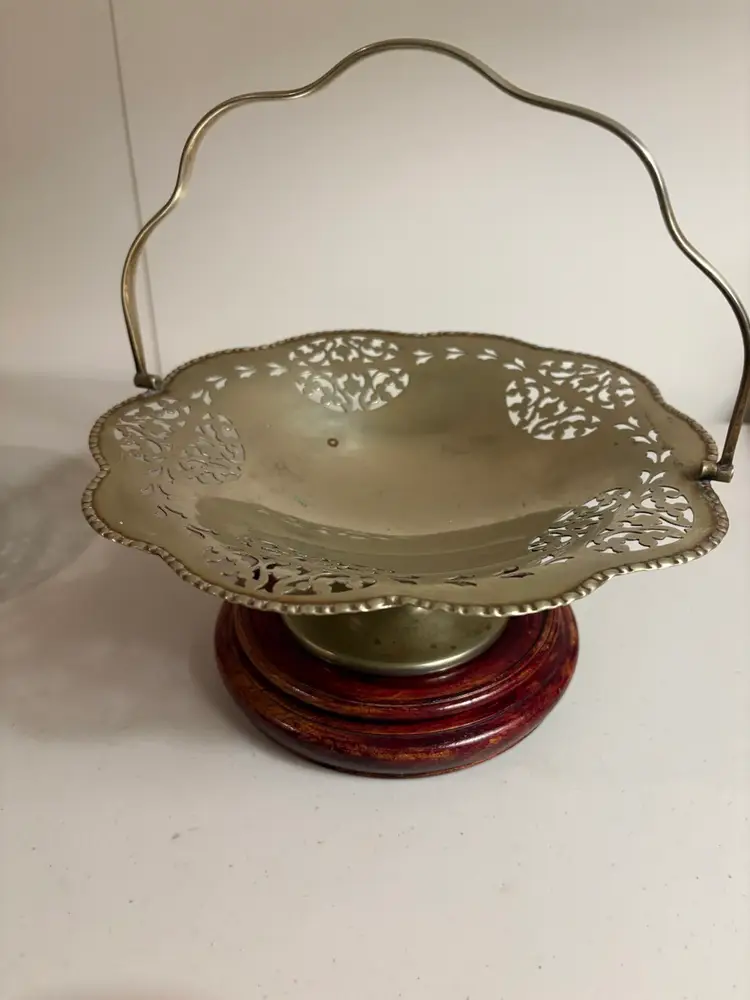 Vintage Lacy Silver Plated Serving Bowl With Collapsible Handle