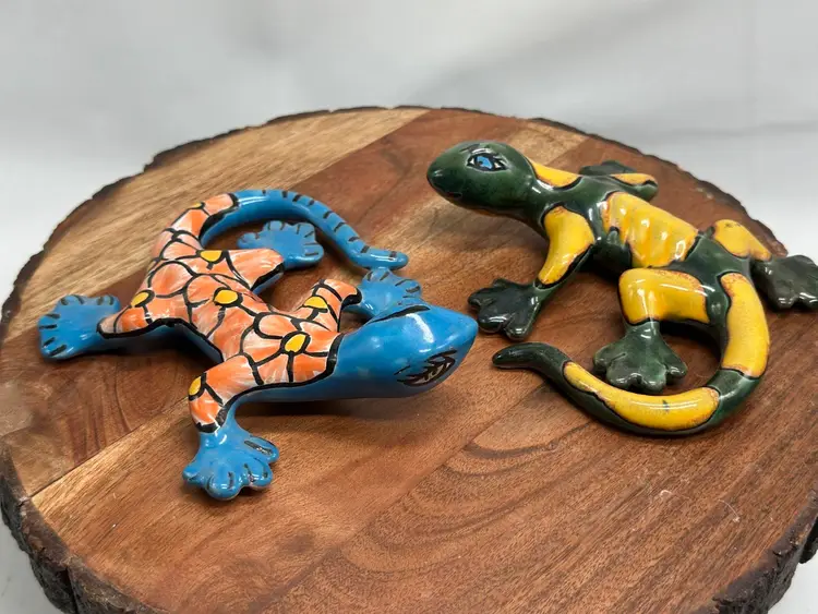 SALE Mexican Talavera Hand Made 2 Pottery Gecko Iguana Lizard Salamander Familia