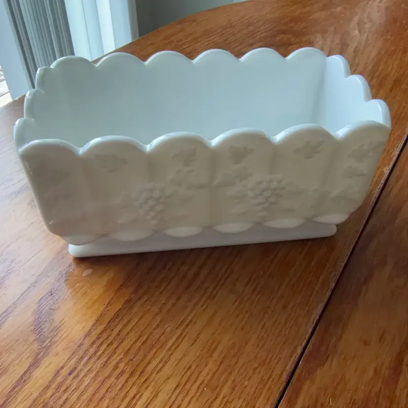 9x5” Vintage embossed milk glass planter with grape and leaf motifs.