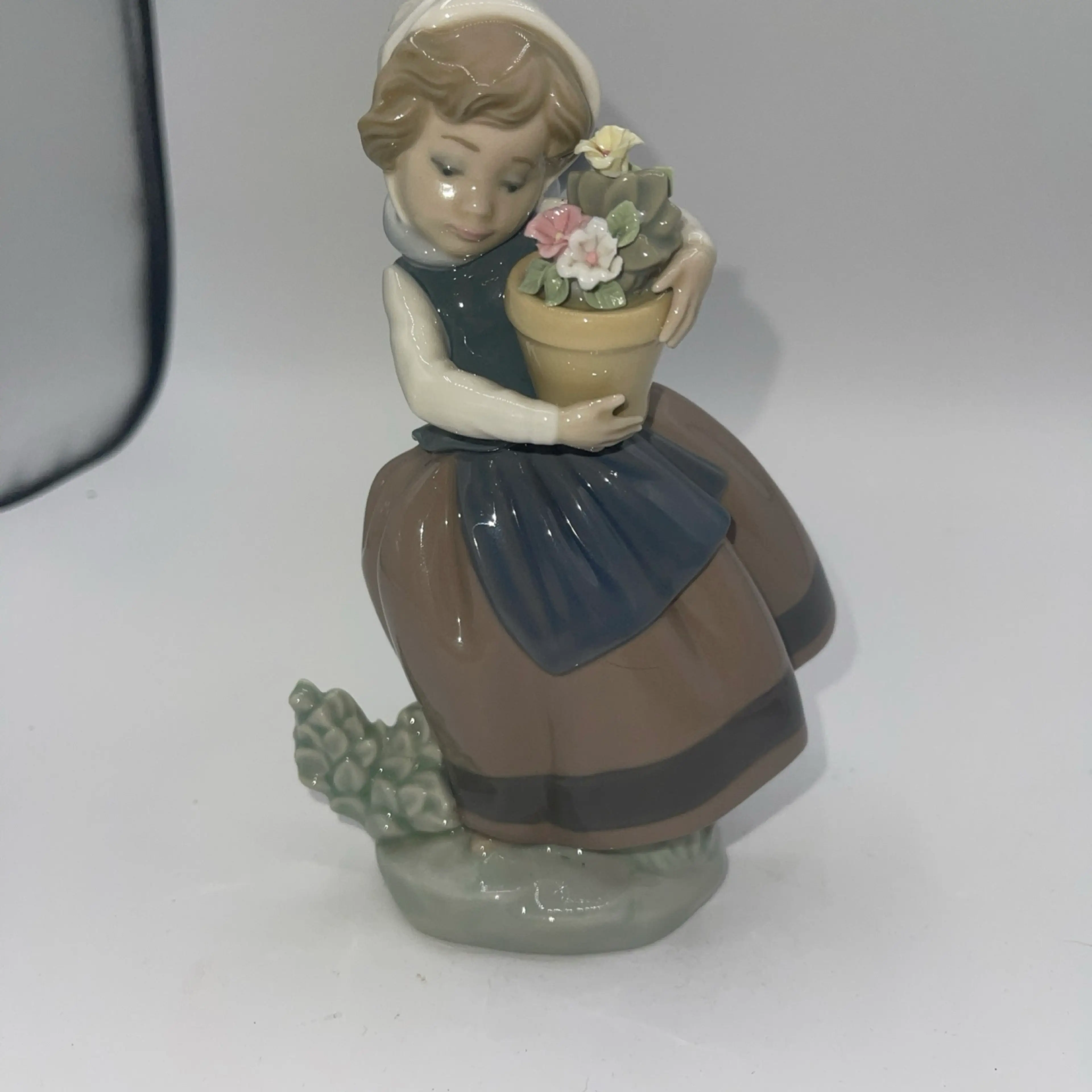 Image 3 of 10