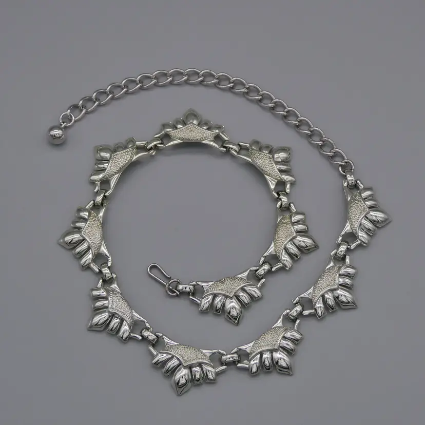 Vintage CORO Ornate Fluted Fan Link Choker Necklace Silver Toned Metal Adjustable 13"-17"