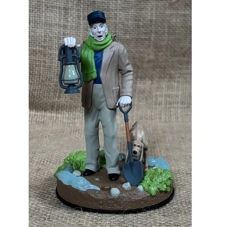 Hallmark Keepsake Disney The Haunted Mansion Ornament Caretaker And His Dog Christmas