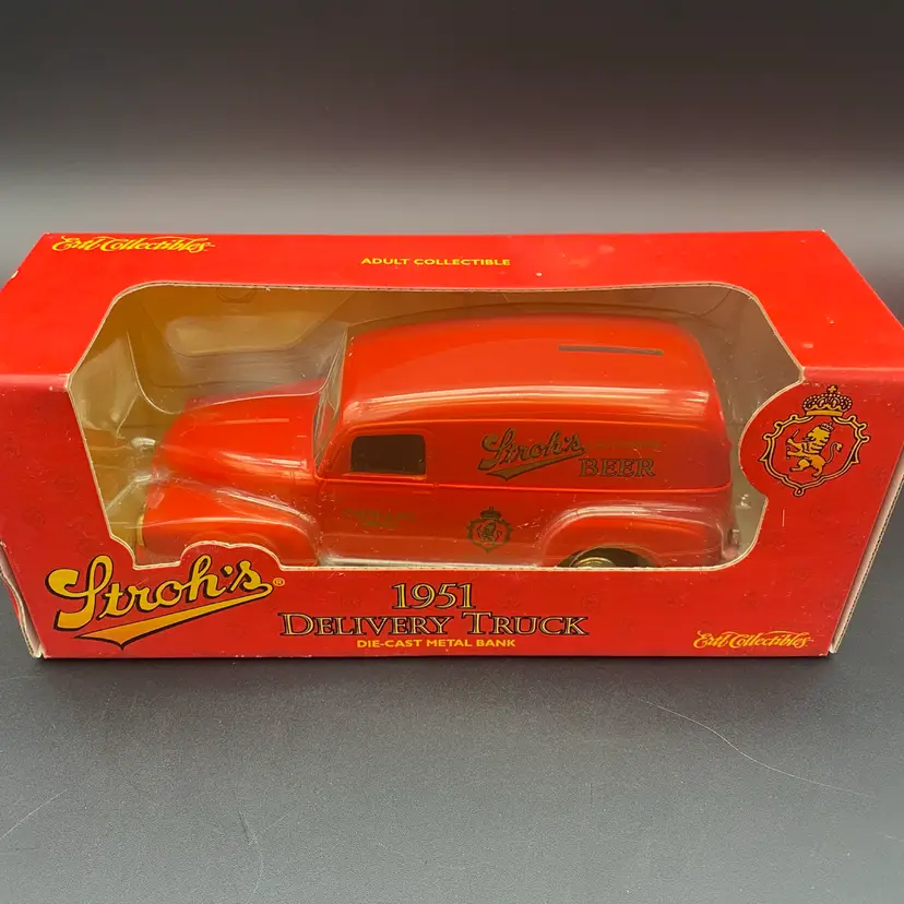 Ertl Collectibles Stroh's 1951 Delivery Truck Die-Cast Metal Bank - NOS 1995