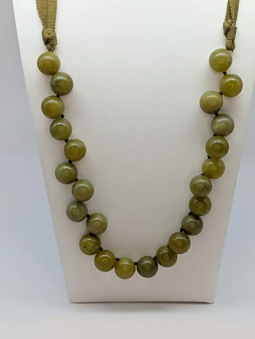 Vintage JCREW Green Jade Grapes Necklace Ribbon Tie Closure Signed