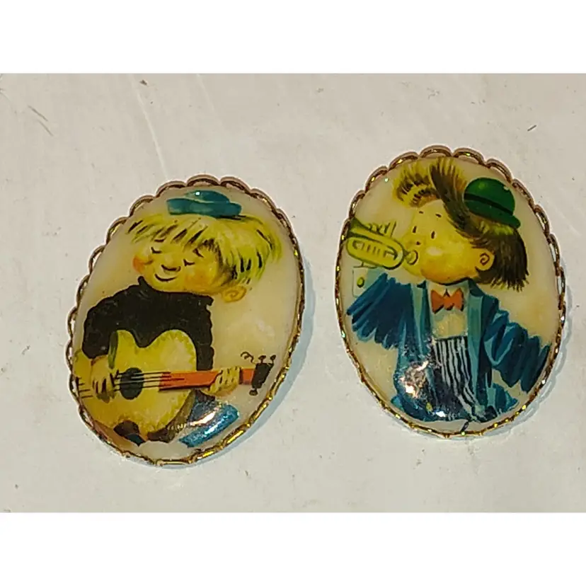 Two Vtg Beautiful Brooches