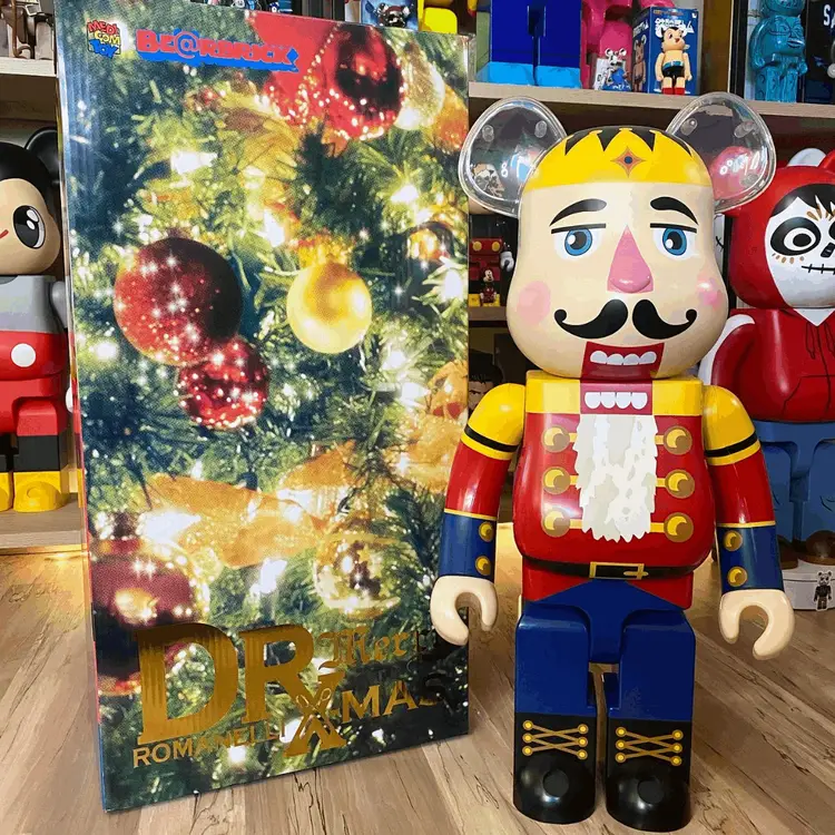 Bearbrick 1000% Nutcracker x Dr Romanelli Xmas
