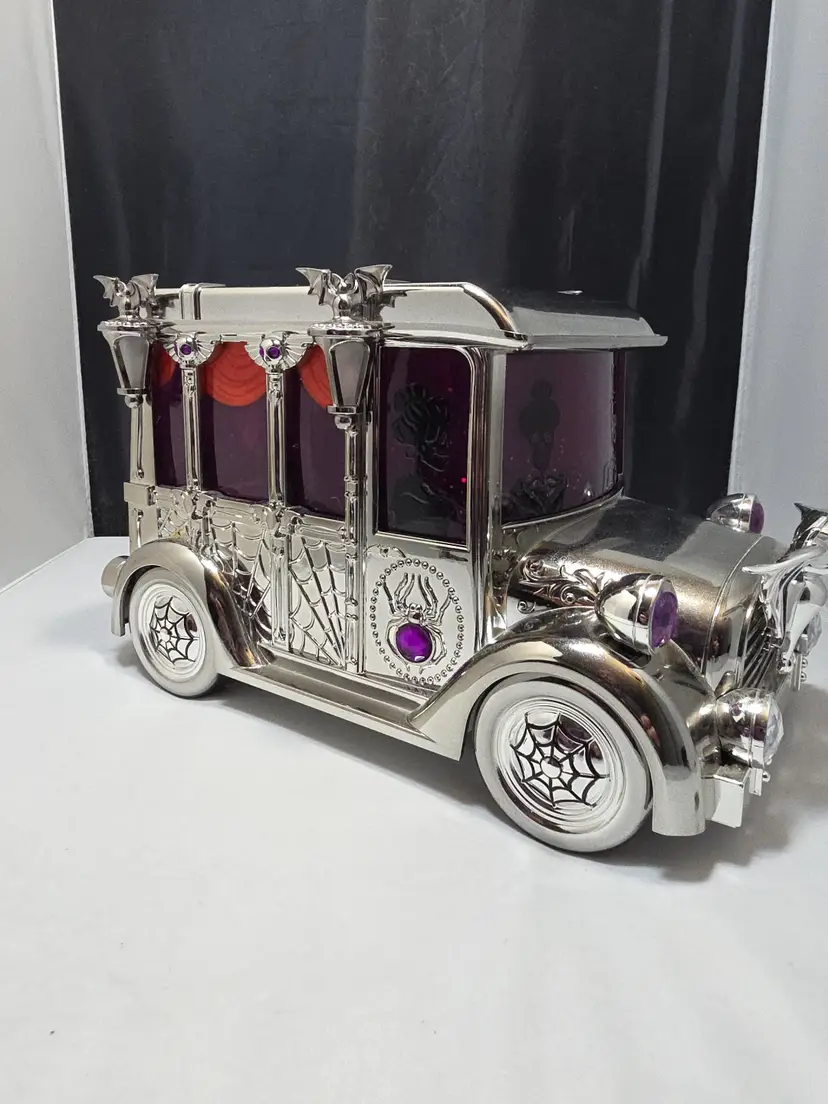 Bath & Body Works 3 Wick Light Up Hearse Water Globe Candle Holder (Works)