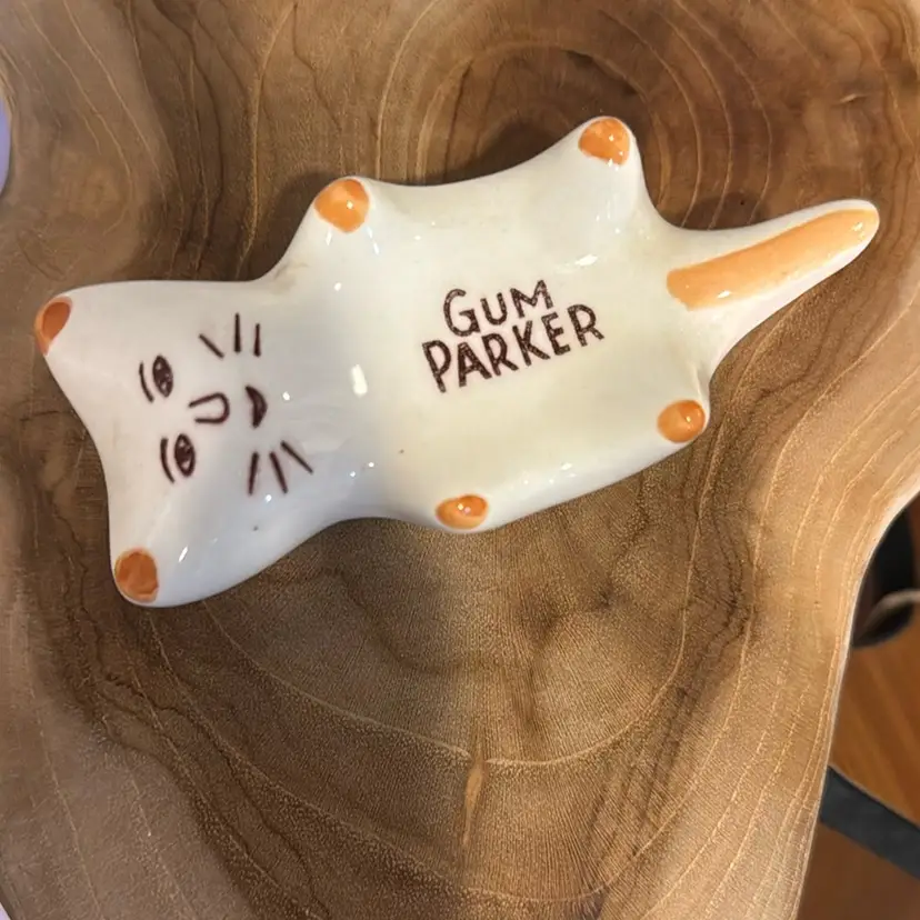 Mid-Century 4” Cat Gum Parker