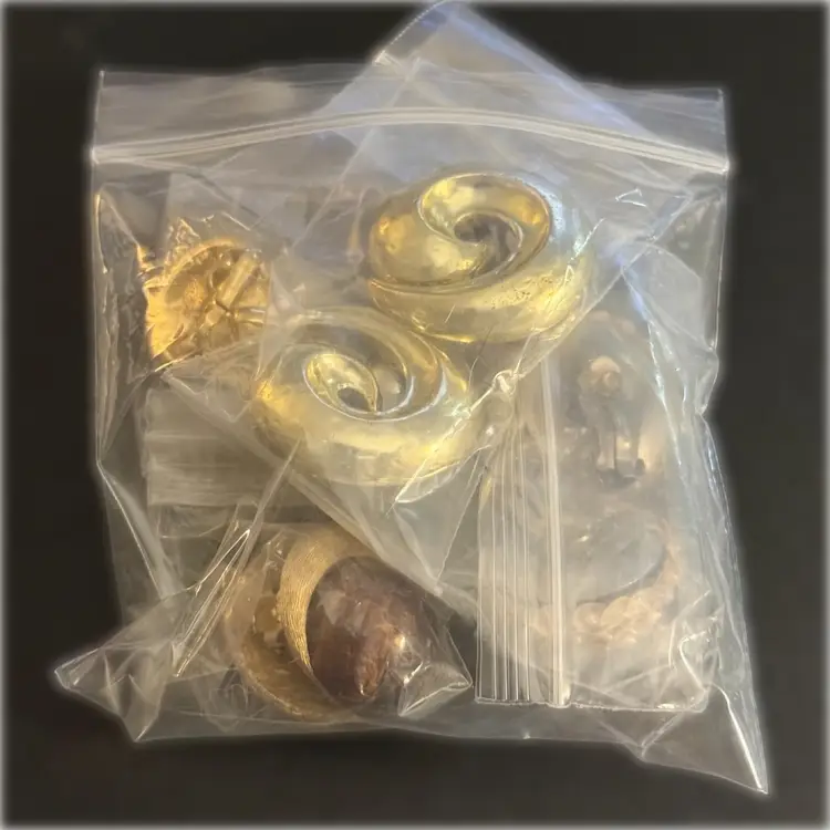 Lot G Vintage Goldtone Clip Earrings