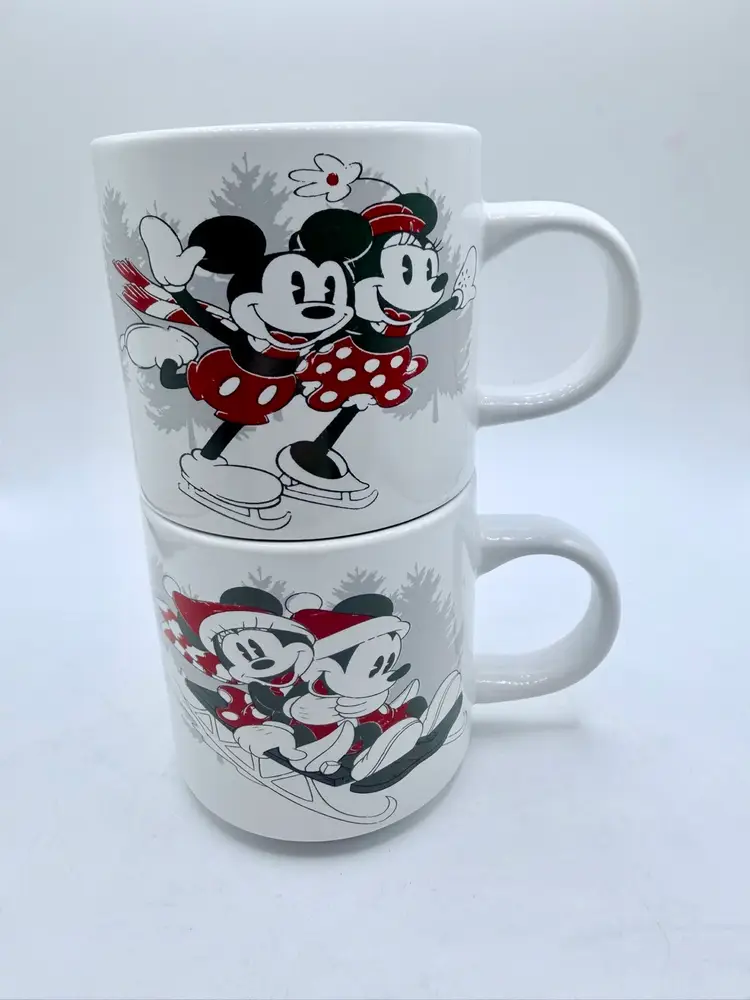 DISNEY MICKEY MINNIE CAN'T WAIT TIL CHRISTMAS GREEN RED COFFEE CUPS MUGS SKATING