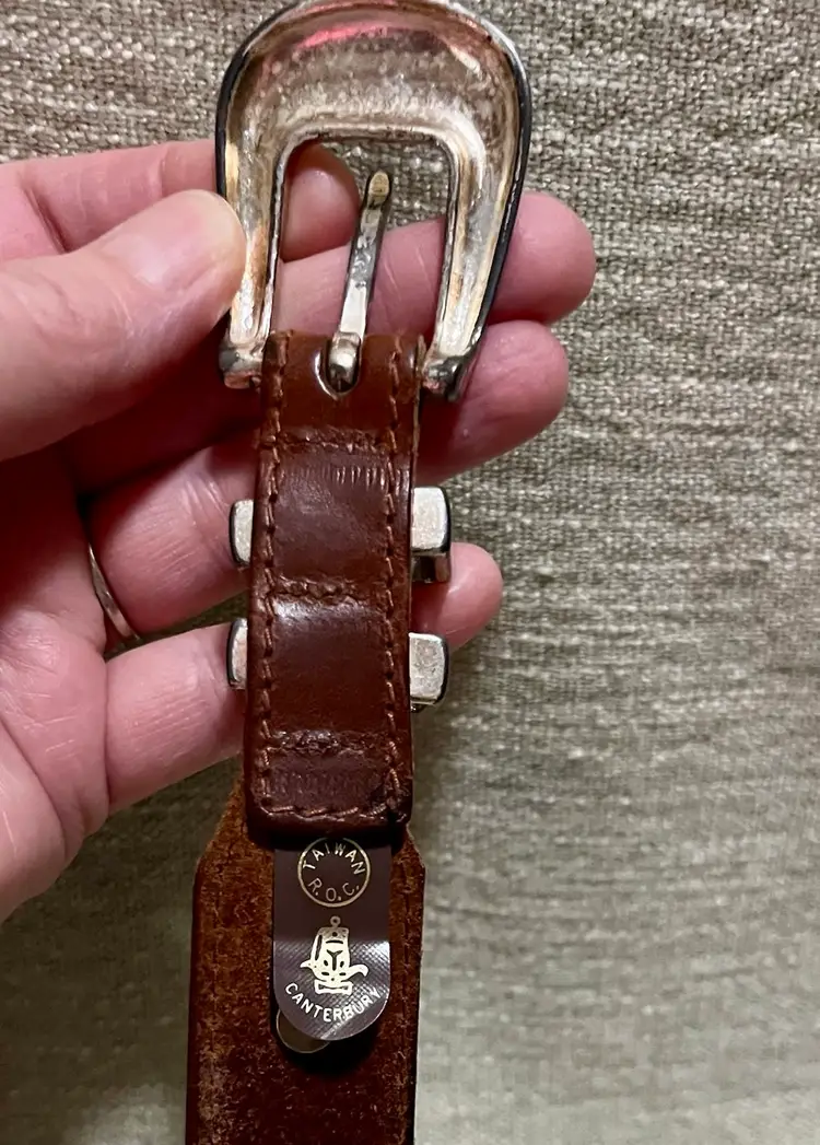 Vtg Sz 36 - 38 Belt Canterbury Leather and Silver Tone Oval Conchos End Tip