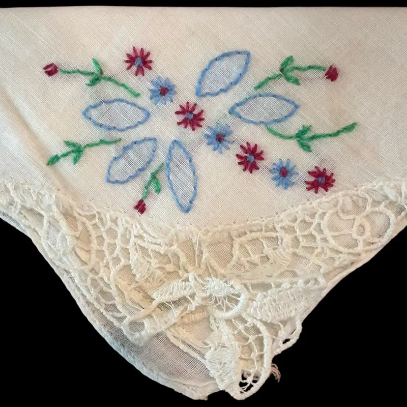 Vintage Embroidered Floral Handkerchief with Lace Trim Square 8” Row Of Red Blue Flowers Lace Corner Doll Blanket / Handkerchief