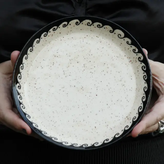 Luna's Grecian- and Hohokam-Inspired Waves Rim Dessert Plate, 7.5