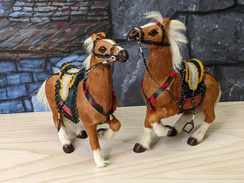 Horse Realistic 2 Figure Real Fur Glass Eyes Fancy Embroidered Saddle 8" Tall Vintage Quarter Parade Brown White