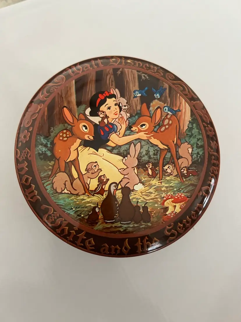 Disney Snow White & The 7 Dwarfs Tin