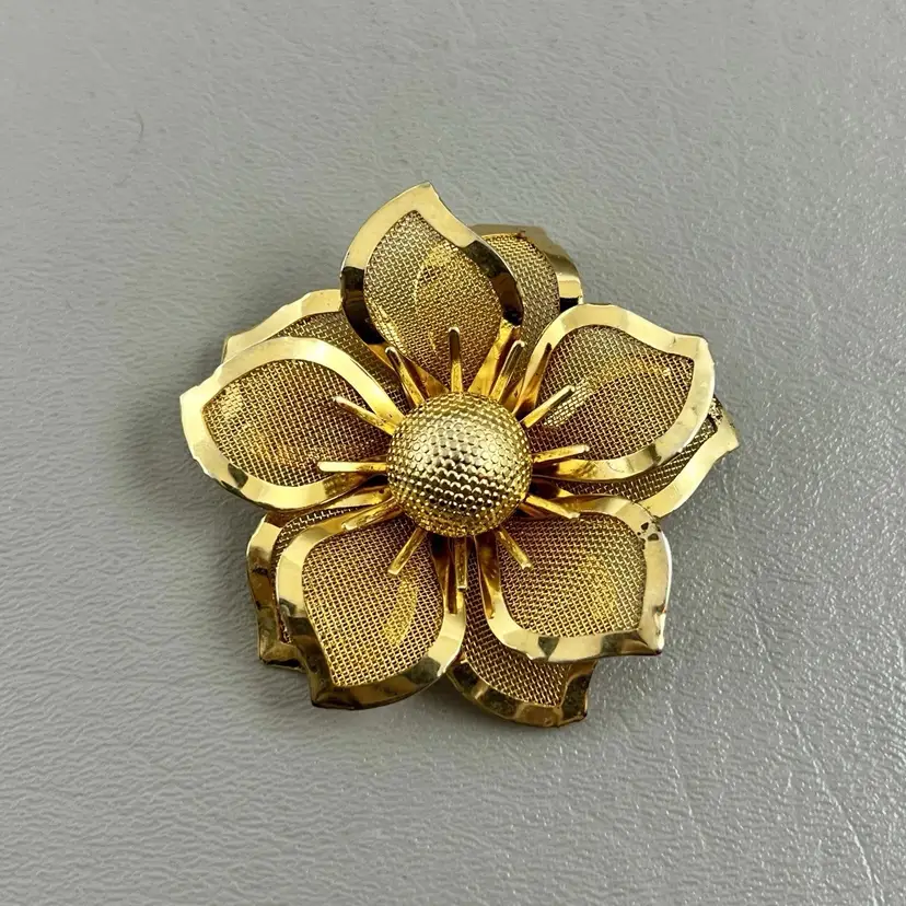 Vintage Gold Tone Metal Layered Mesh Floral Flower Brooch 2"