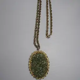 Vintage 1970'S Gold Tone Filigree Jade Chunks Large Pendent Necklace