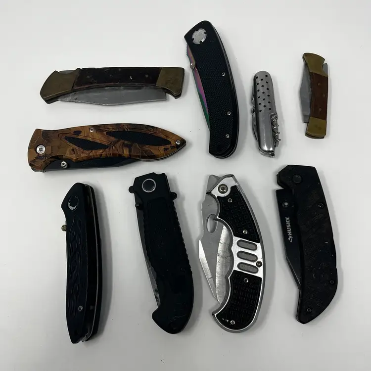 Lot Of 9 Knives